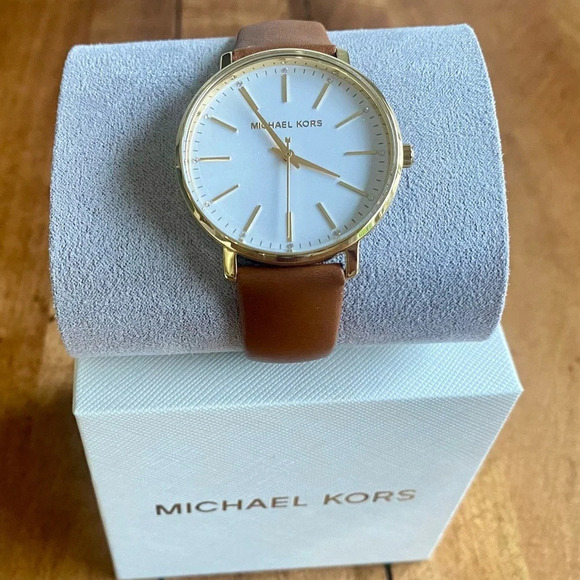 NWT Michael Kors Pyper Gold-Tone/Leather Luggage Strap.White Sunray Crystal 38mm - Picture 4 of 7